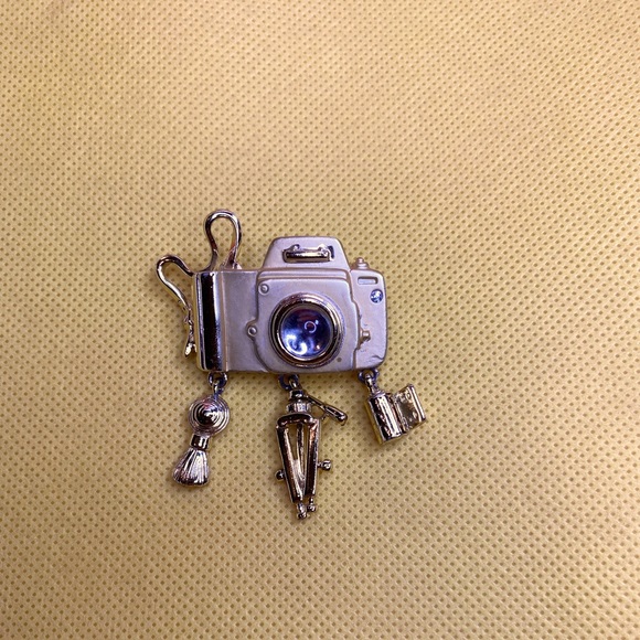 Danecraft Jewelry Danecraft Vintage Camera Brooch Gold Tone With
